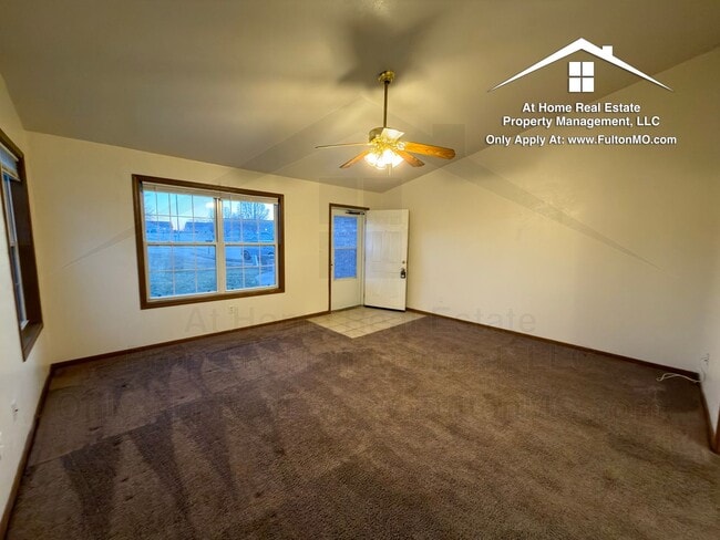 Photo - Sabre Circle 497–499 Duplex Unit 499 Sabre Circle