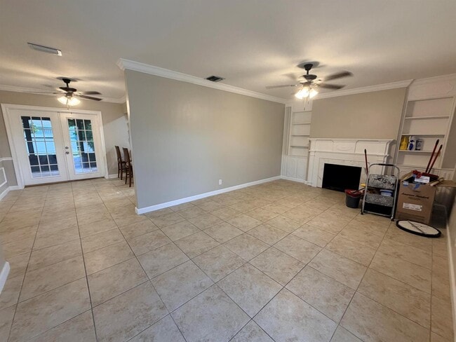Photo - 121 N 12th St