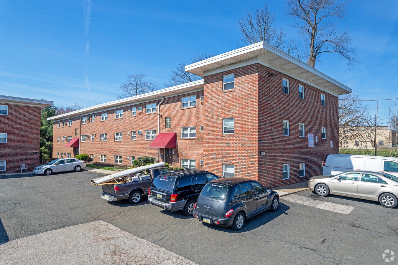 Photo - 714-718 Rhawn St