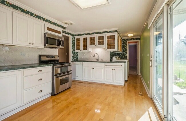 Photo - 923 Jeffery Ct