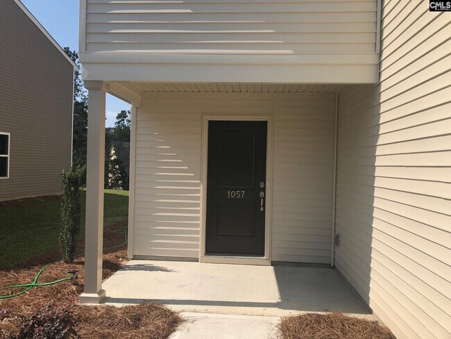 Photo - 1057 Roscoe Rd