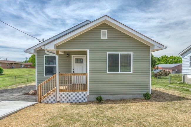 Building Photo - 107 Bettie St