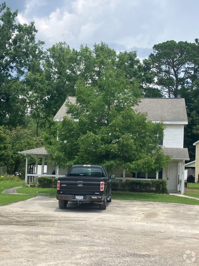 Building Photo - 219 Plantation Rd Rental