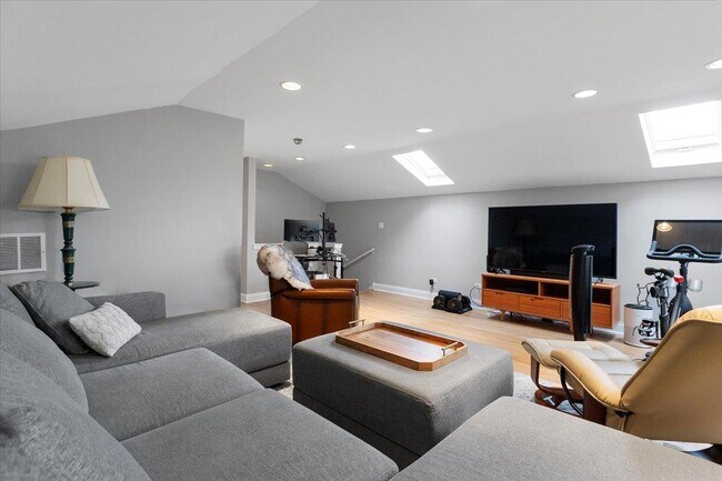 Photo - 3 bedroom in Chicago IL 60614 Unit 3S