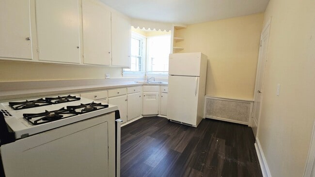 Building Photo - 921 11th St Unit 921-2