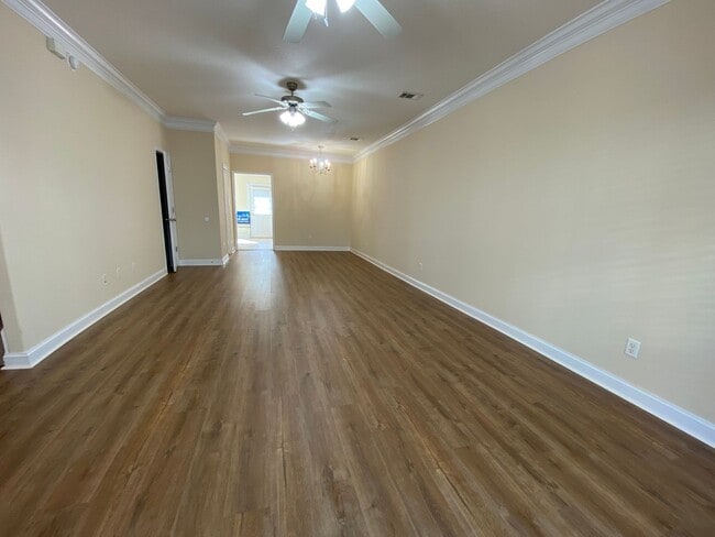 Photo - 502 Bradwell St