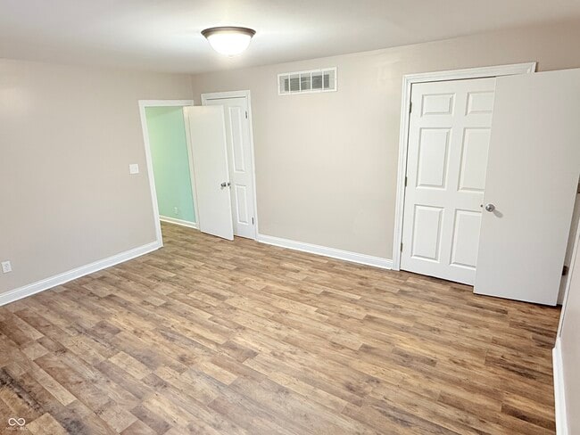 Photo - 337 S Green St