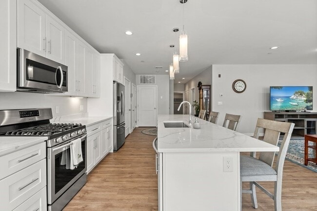 Photo - 642 Main St Unit 301