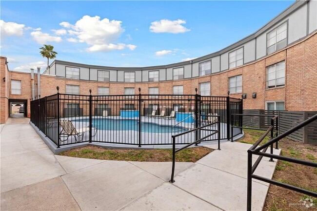 Building Photo - 2425 Barnard Rd Rental