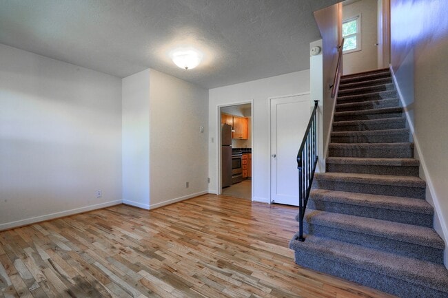Building Photo - Charming 1-Bedroom Mid Century Townhouse! Unit 073