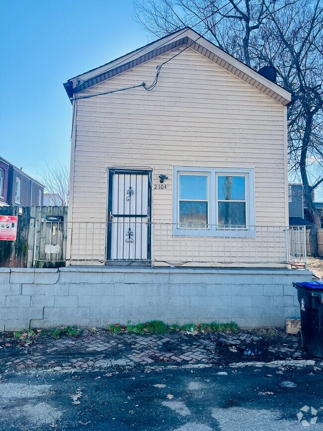 Building Photo - Two bedroom in West Louisville now available! Rental