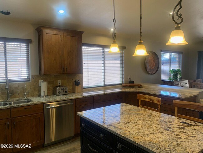Photo - 2514 E Petroglyph Ln
