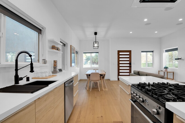 Photo - 8749 Cattaraugus Ave Unidad Main House - The Casa