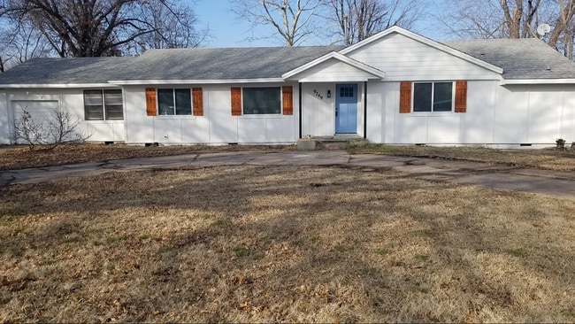 Building Photo - Beautiful Fully Remodeled 3 bedroom