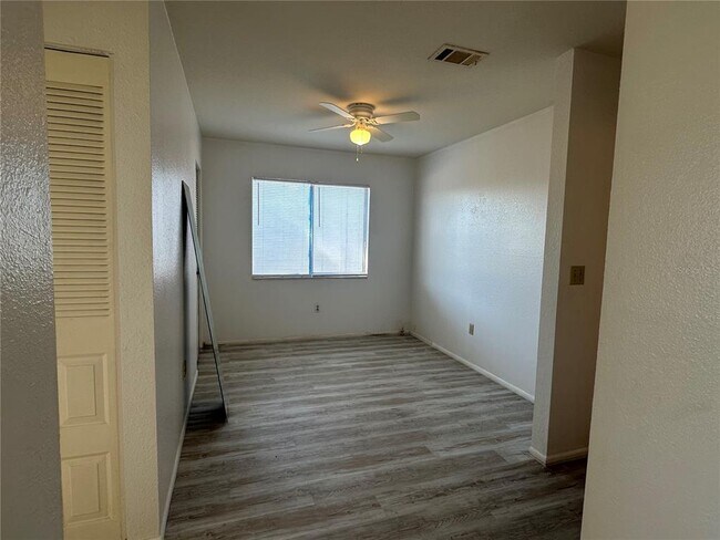 Photo - 8100 Pickwick Rd