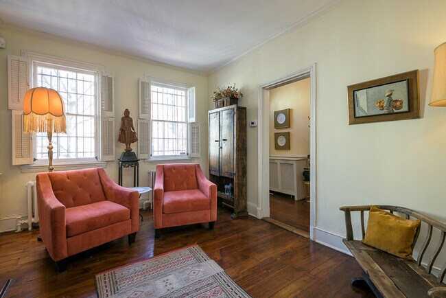 Photo - 1310 33rd St NW