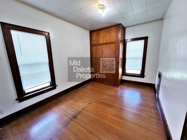 Photo - 414 W 11th- 4 bedroom house with a garage