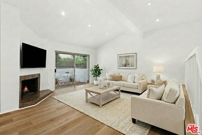 Photo - 1550 Palisades Dr