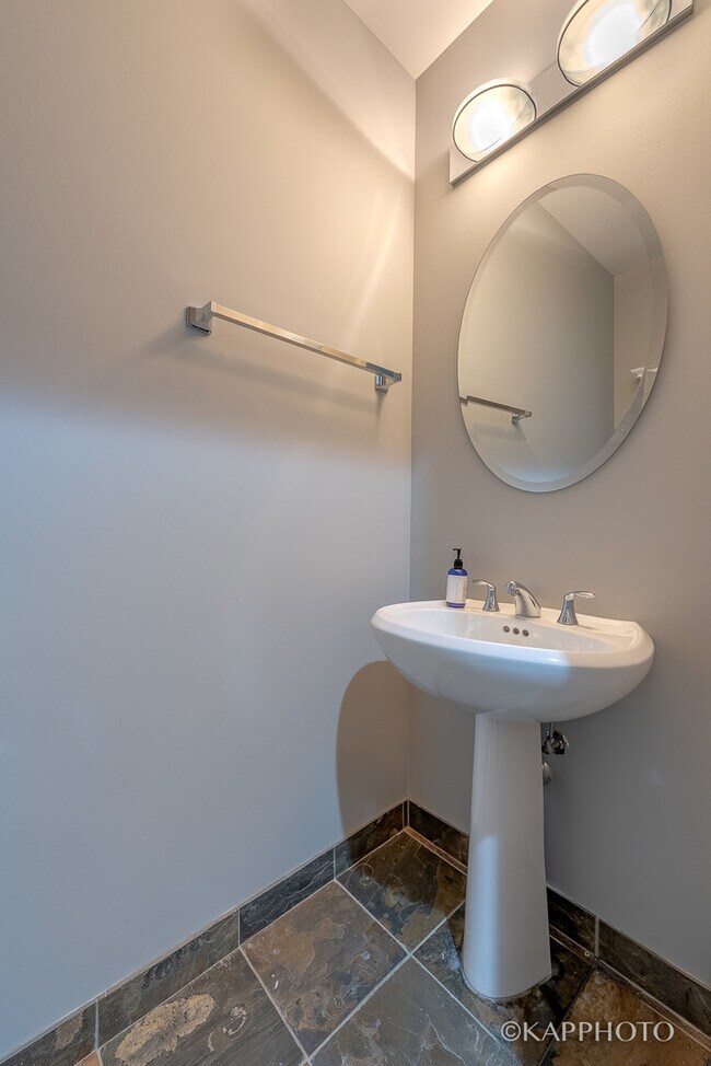 Photo - 1117 W Monroe St