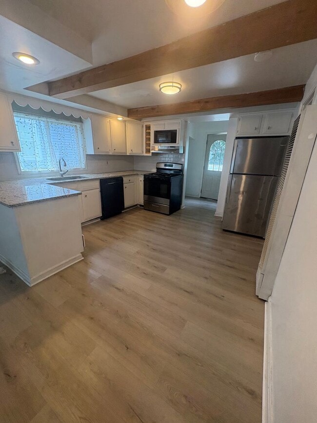 Building Photo - 499 2nd St Unit 499 2nd St 2