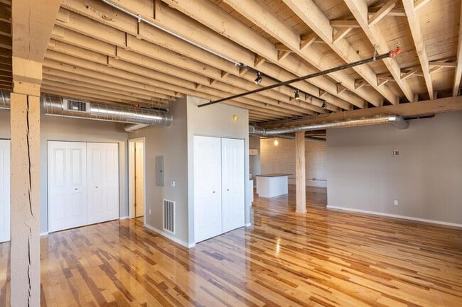 Building Photo - 116 N 4th St Unit 213