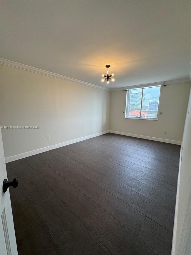 Building Photo - 1010 NW 11th St Unit 406 Rental