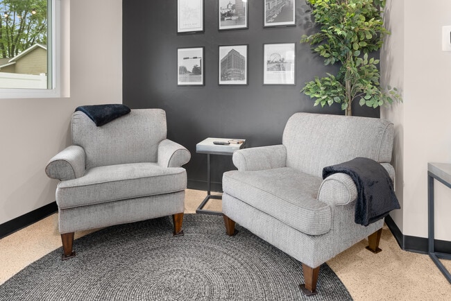 Photo - 1738-1711 11th Ave