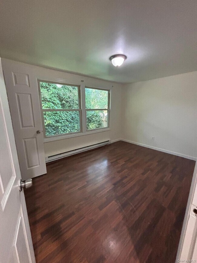 Photo - 141 Huguenot Dr