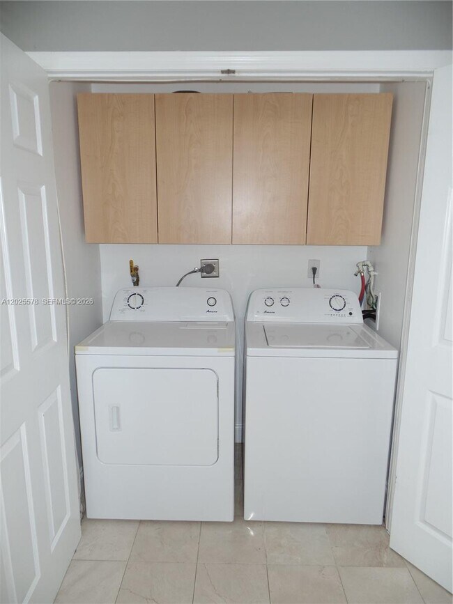 Photo - 2881 N Oakland Forest Dr Unidad 112