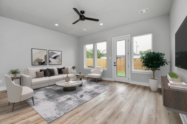 Building Photo - 6817 Peerless St