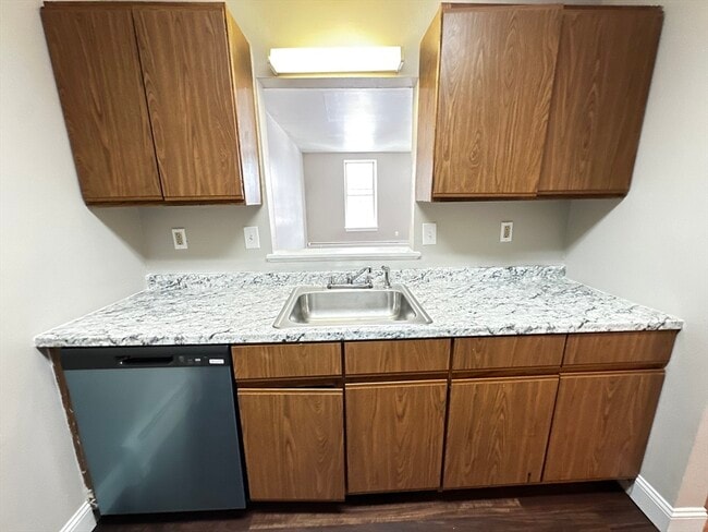 Photo - 174 High St Unidad 307