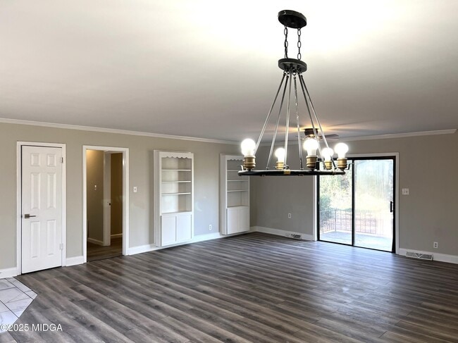Photo - 4075 Meadowbrook Dr