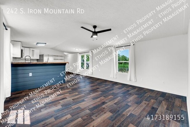 242 S Iron Mountain Rd