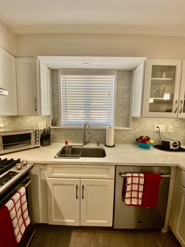 Photo - 5307 Pooks Hill Rd