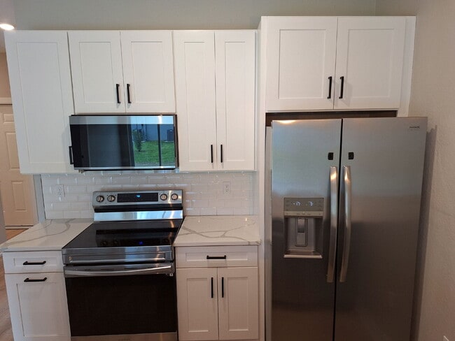 Photo - Available with ZERO DEPOSIT MOVE-IN!
