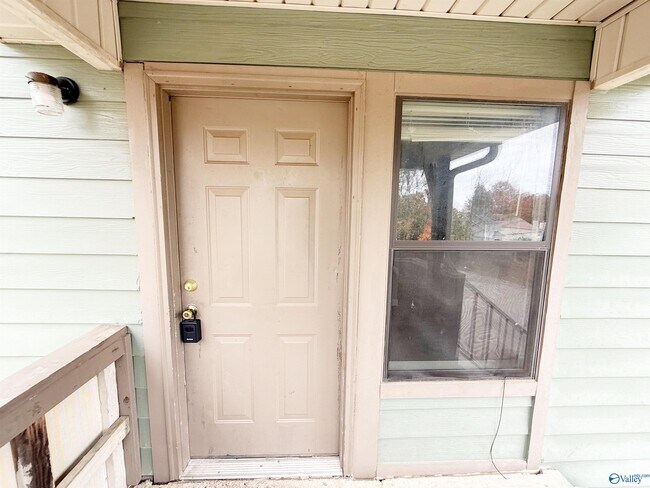 Building Photo - 112 Jodi Dr Unit B