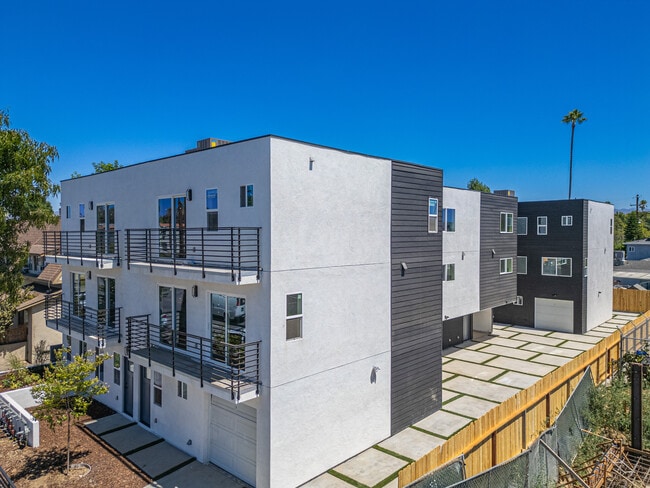 Photo - 6830 Hazeltine Ave Unit 2