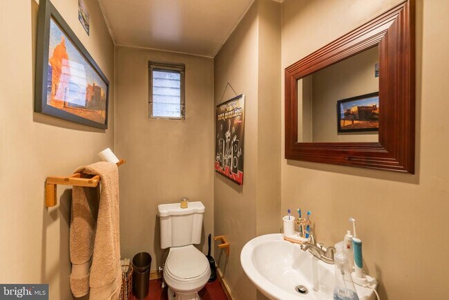 Photo - 206 S 43rd St