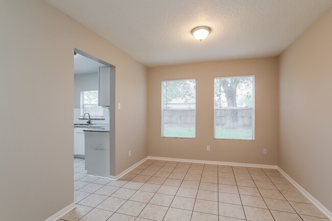 Building Photo - 947 Leadenhall Cir
