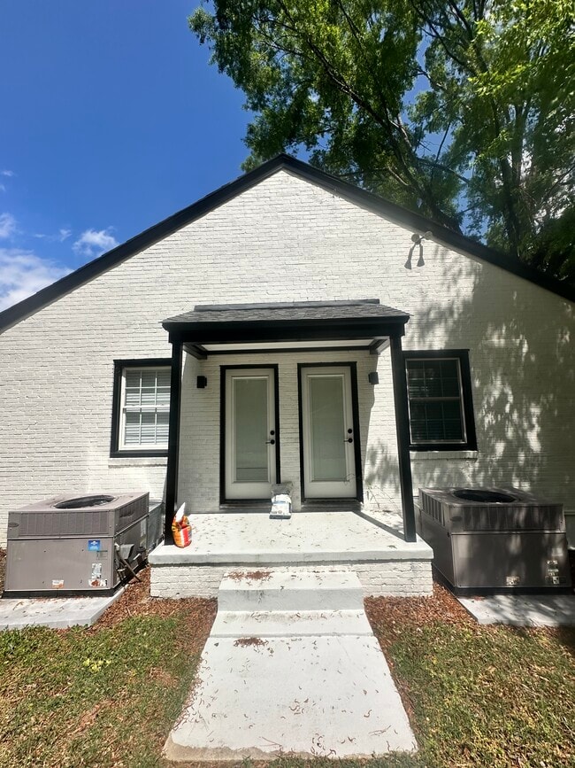 Photo - 910 E Mulberry St