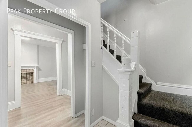 Photo - 196 W 8th Ave