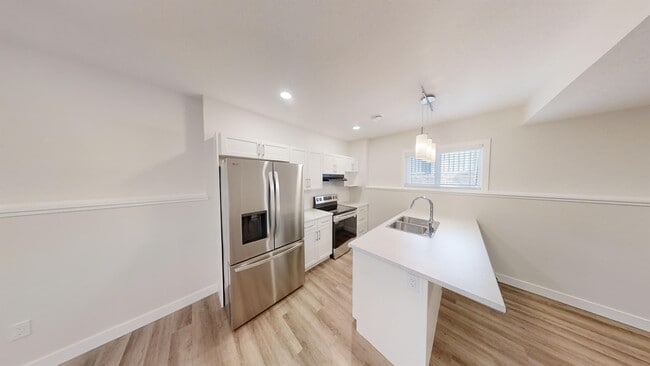 Photo - 13401-134105 105 St