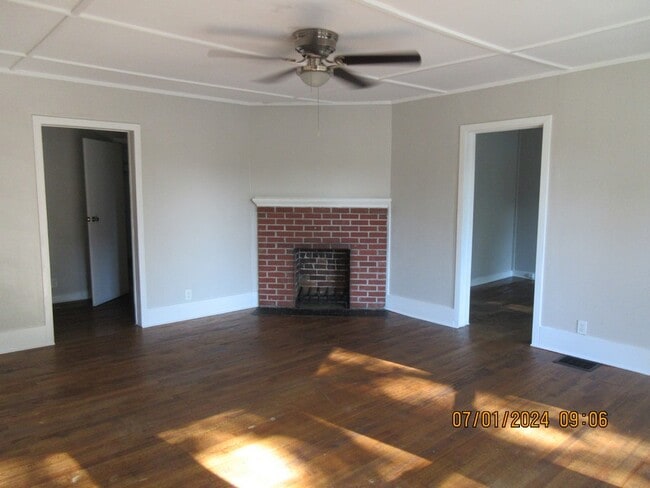 Photo - 202 W 3rd St Unit 1