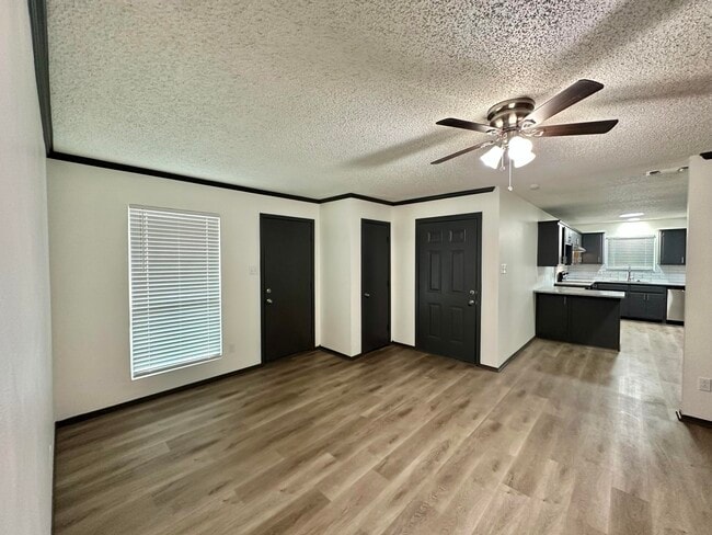 Photo - 7410 Avenue W