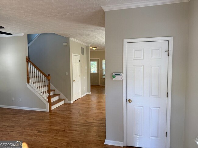 Photo - 27 Montgomery St NE