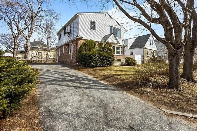 21 Joy St Unit 2
