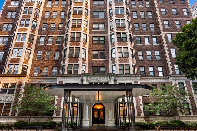 3000 N Sheridan
