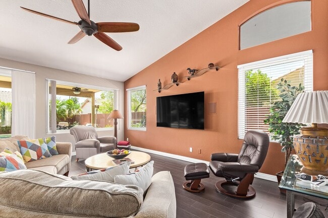 Photo - Gorgeous Winter Retreat - Fully Furnished
