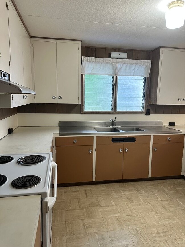 Photo - 3 bedroom, 1.5 bath, 1 parking, Liliha