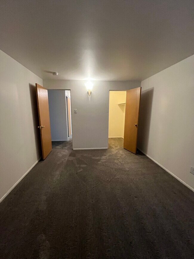 Un dormitorio desde el interior - 926 N Marion St Unidad 2C